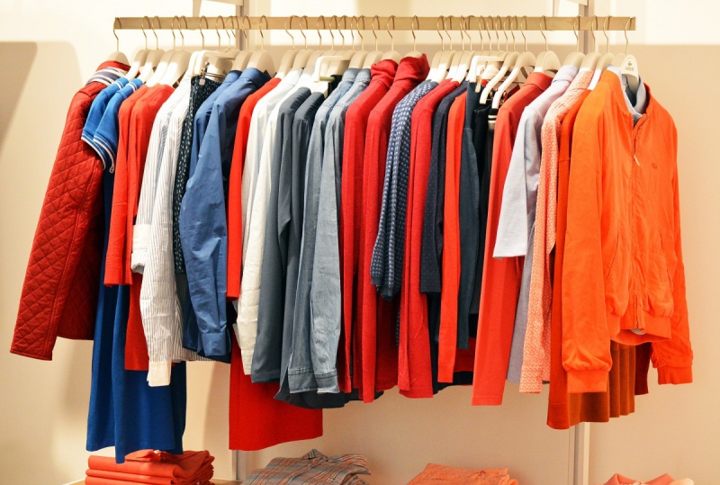 ecommerce-PUGET ROSTANG-min_store_clothes_clothing_line_fashion_retail_clothing_store_shop-633917